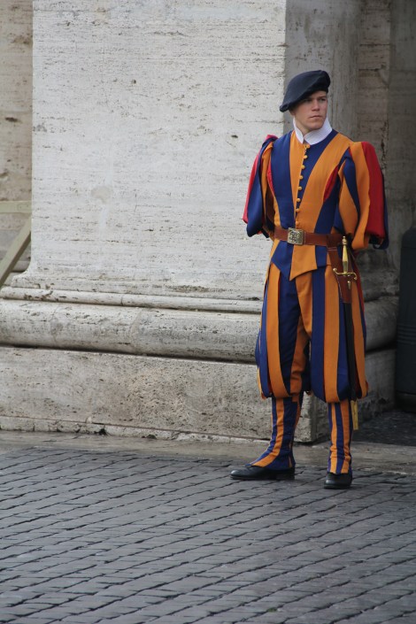 Cute guard sighted! My mum and I thought this guard was super good looking! =P